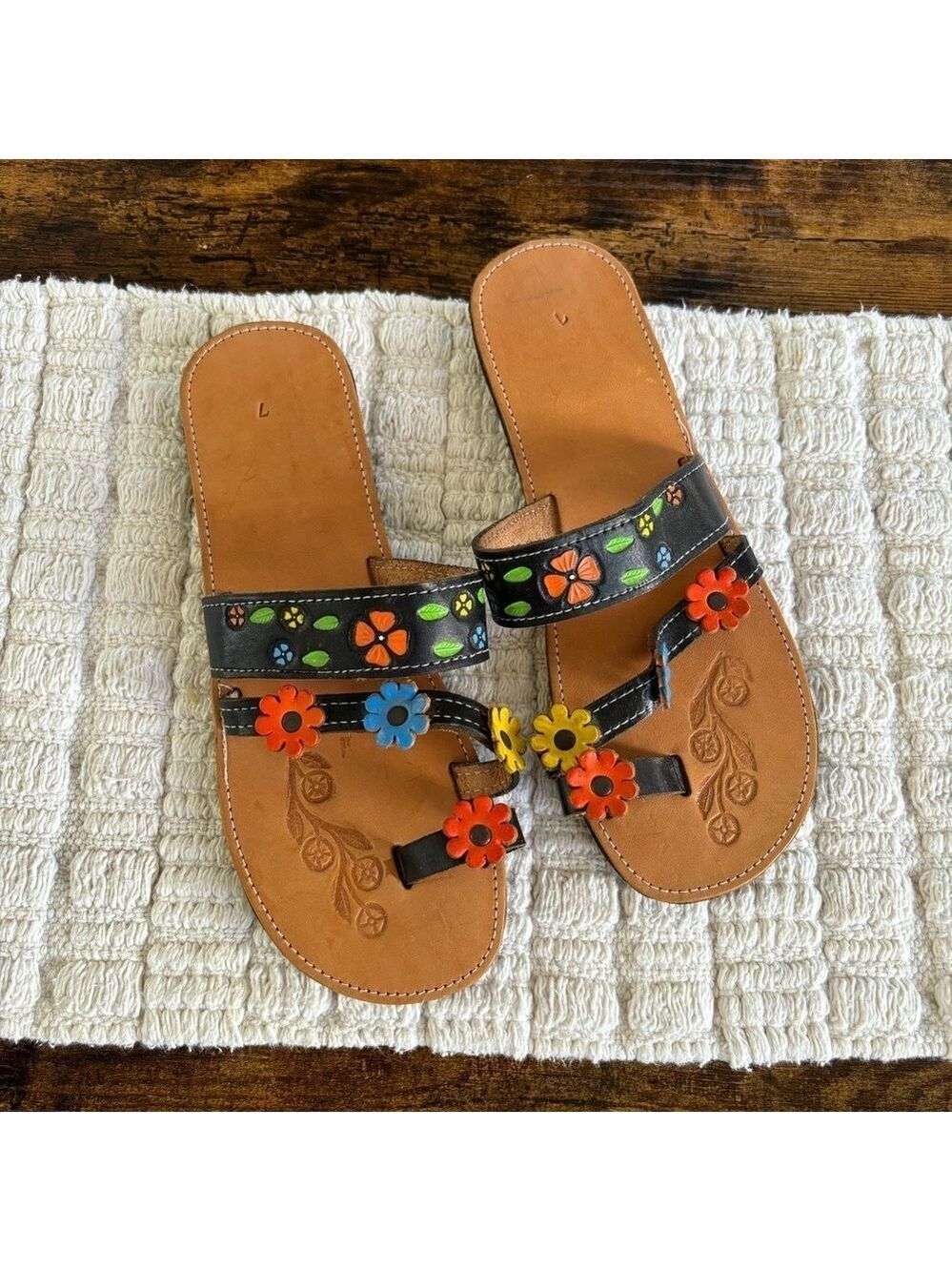 Huarache Sandals Womens 7 Tan Black Floral Leather Toe Loop Slides